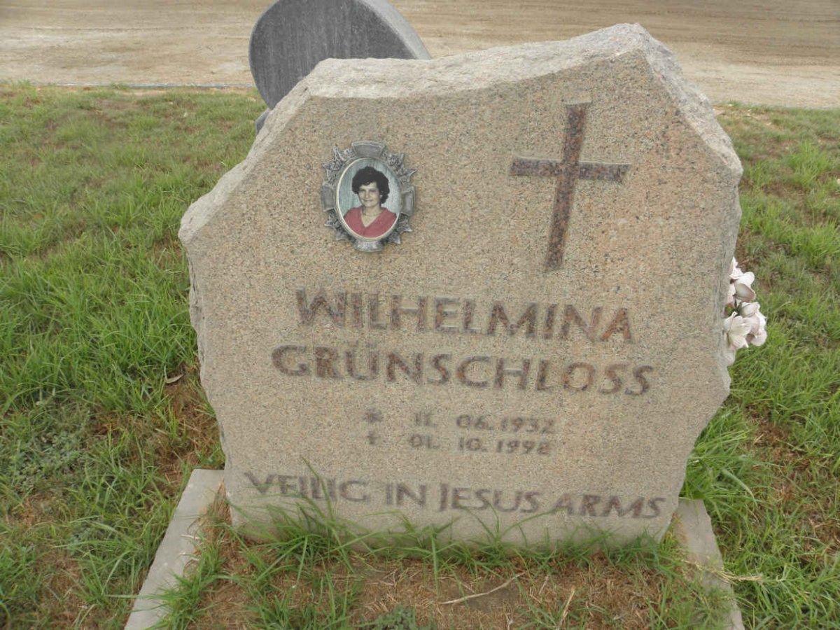 GRŰNSCHLOSS Wilhelmina 1932-1992