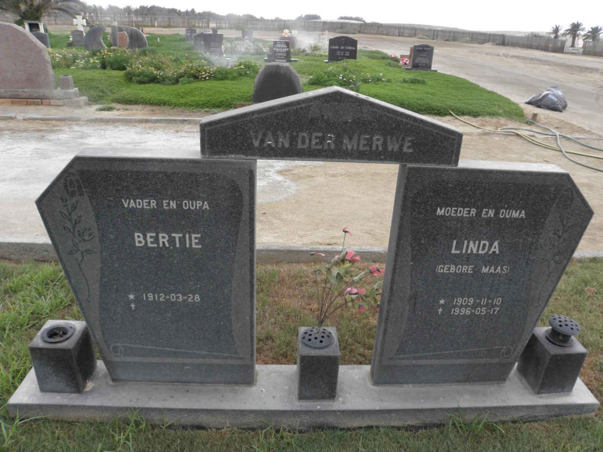 MERWE Bertie, van der 1928- &amp; Linda MAAS 1909-1996