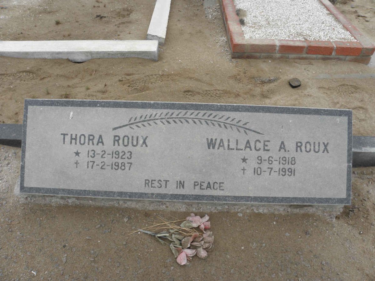 ROUX Wallace A. 1918-1991 &amp; Thora 1923-1987