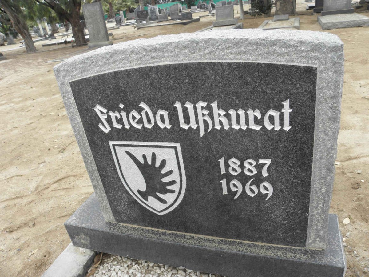 UHKARAT Frieda 1887-1969