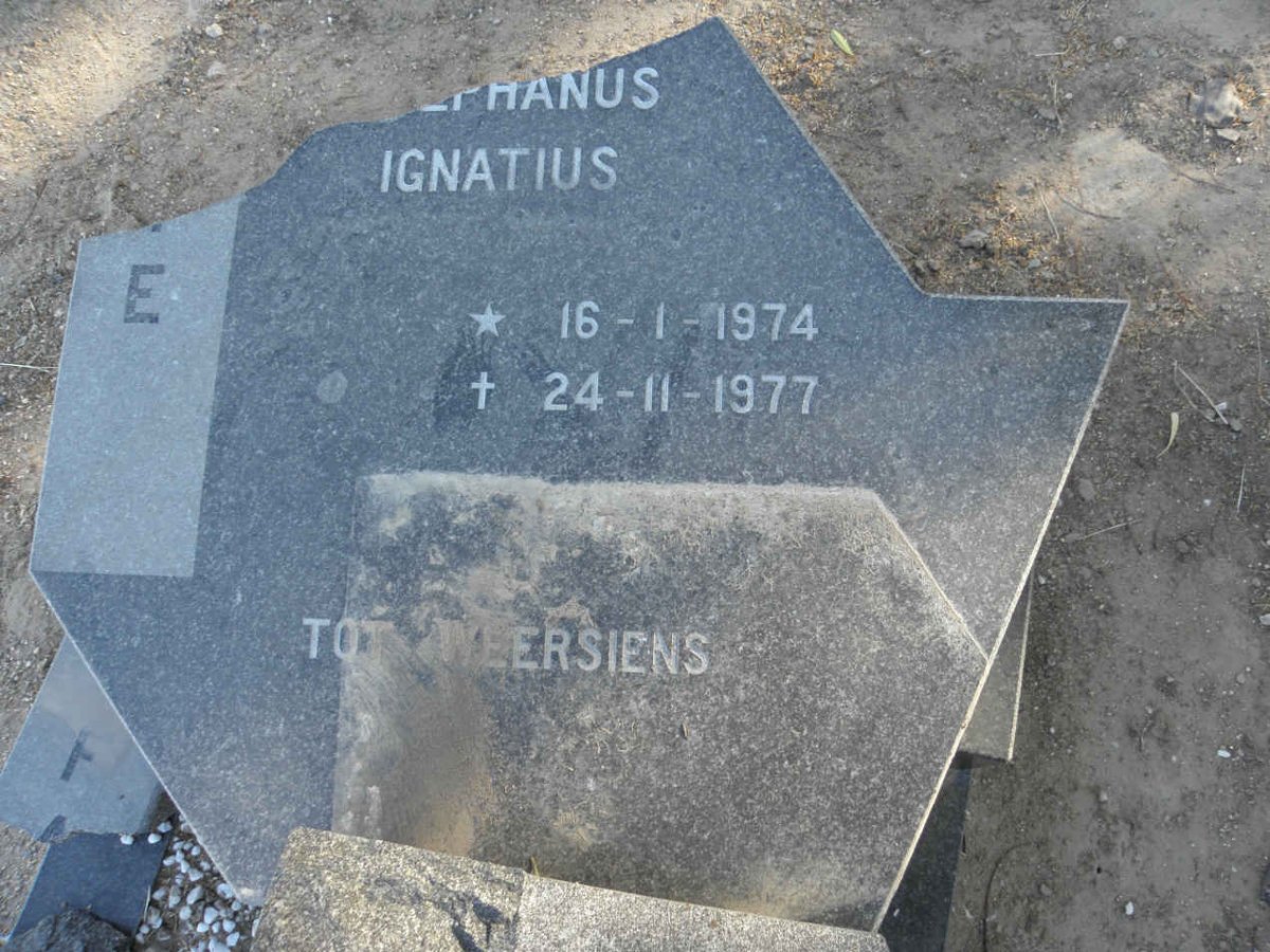 CRONJE Stephanus Ignatius 1974-1977