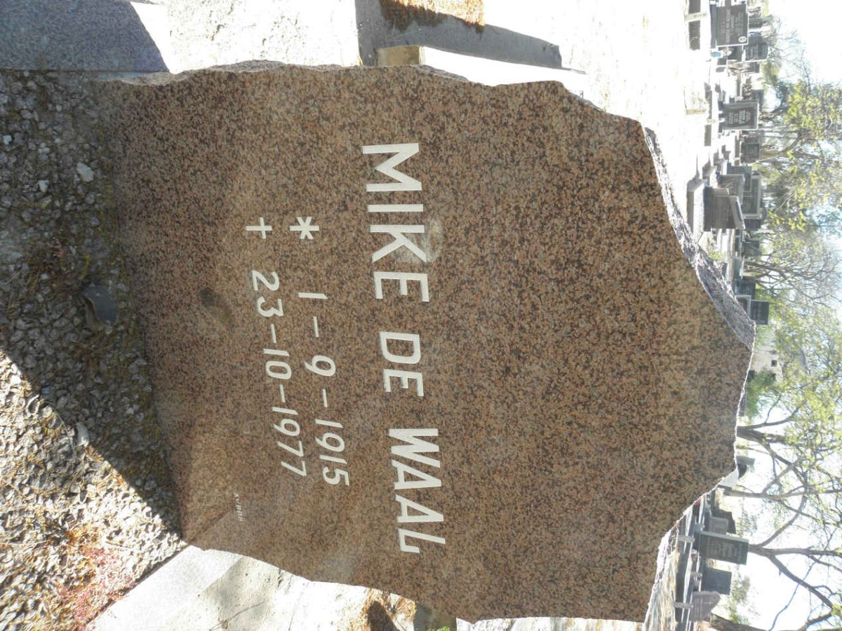 WAAL Mike, de 1915-1977