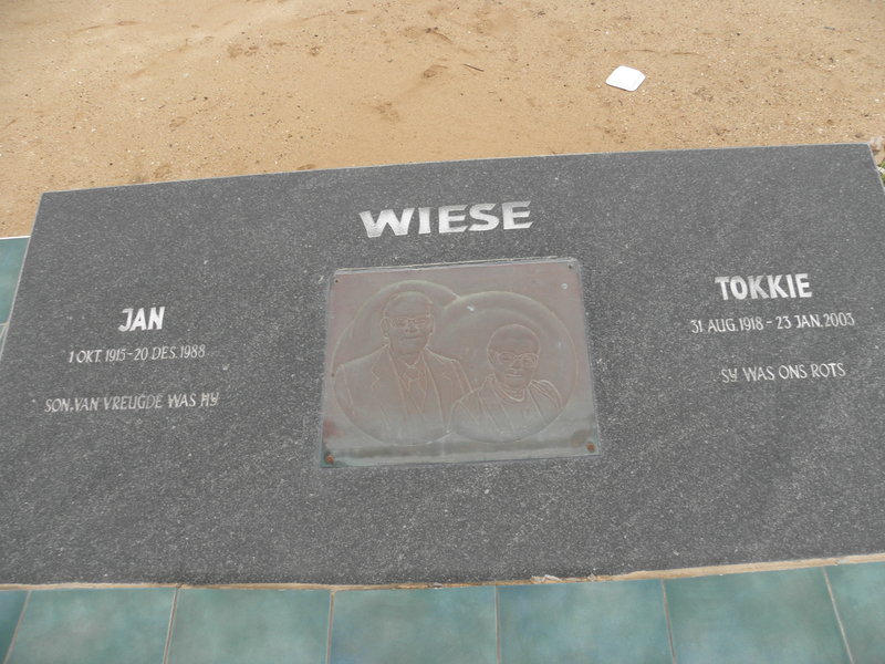 WIESE Jan 1915-1988 &amp; Tokkie 1918-2003