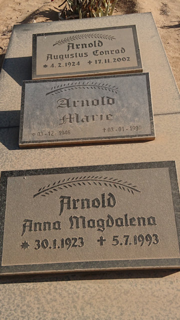 ARNOLD Augustus Conrad 1924-2002 :: ARNOLD Marie 1946-1990 :: ARNOLD Anna Magdalena 1923-1993