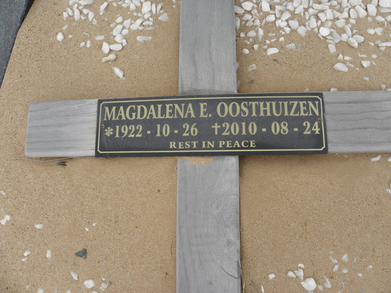 OOSTHUIZEN Magdalena E. 1922-2010