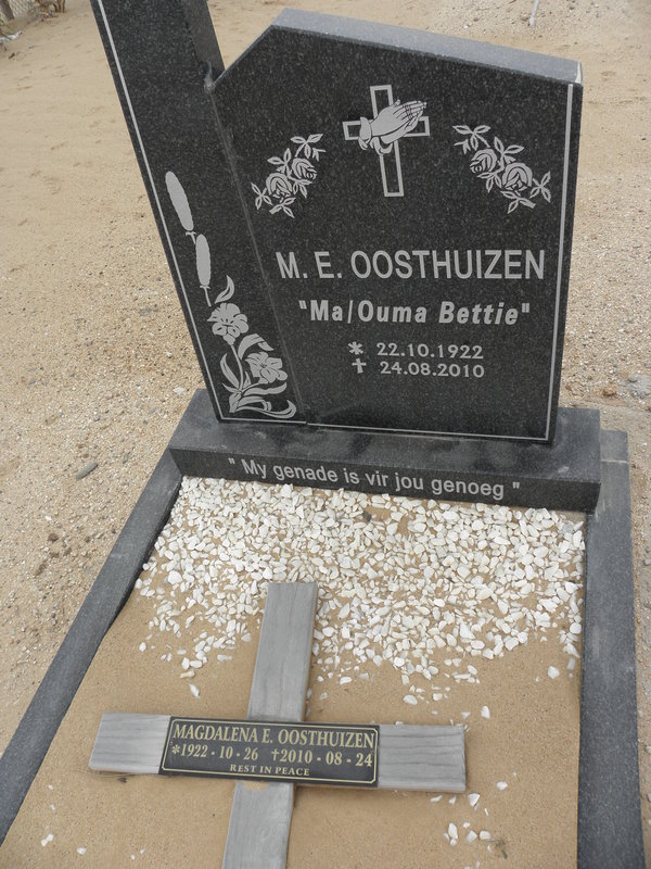 OOSTHUIZEN M.E. 1922-2010