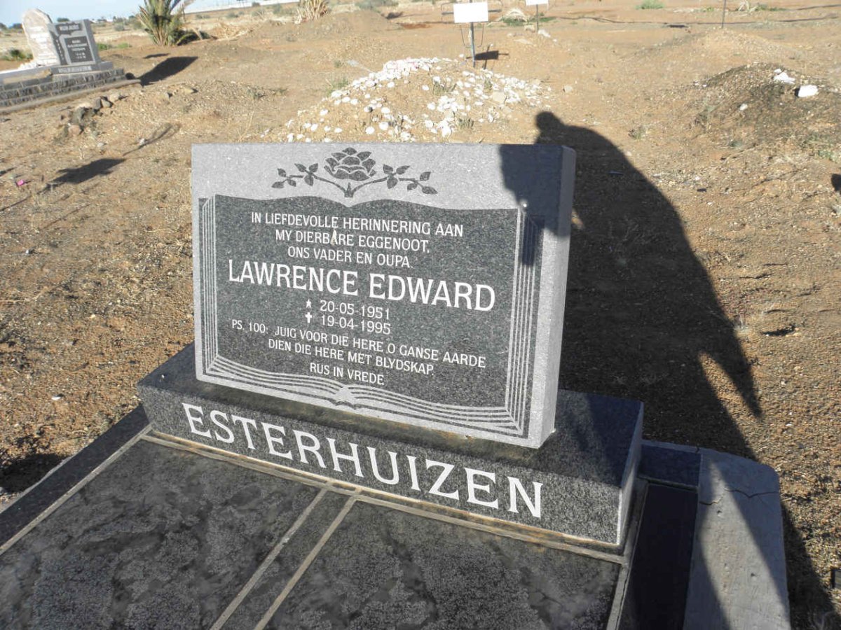 ESTERHUIZEN Lawrence Edward 1951-1995