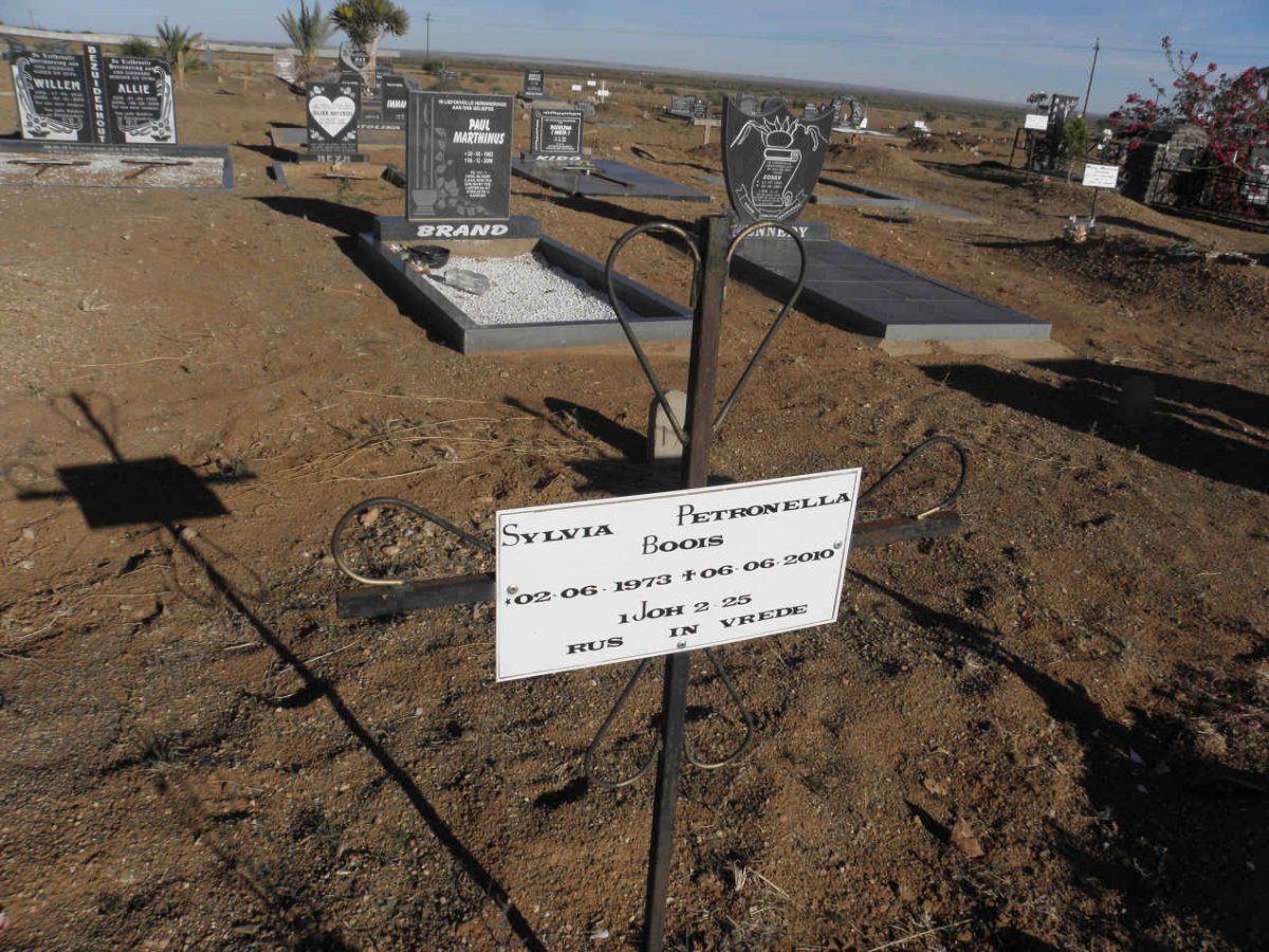 BOOIS Sylvia Petronella 1973-2010