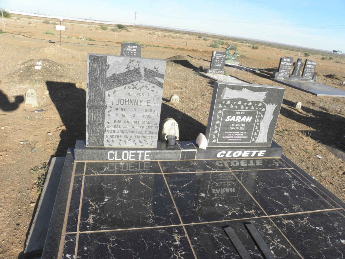 CLOETE Johnny E. 1948-1995 &amp; Sarah 1948-2010