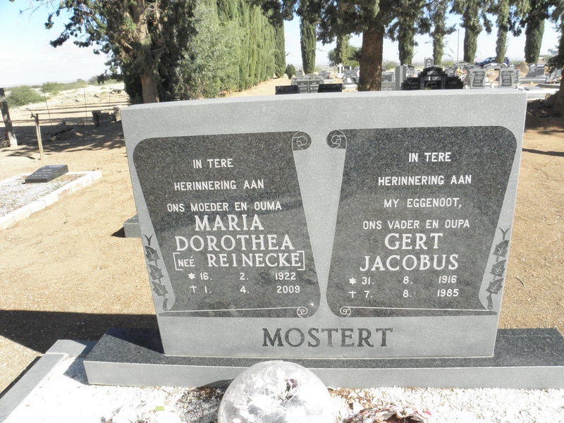MOSTERT Gert Jacobus 1916-1985 &amp; Maria Dorothea REINECKE 1922-2009
