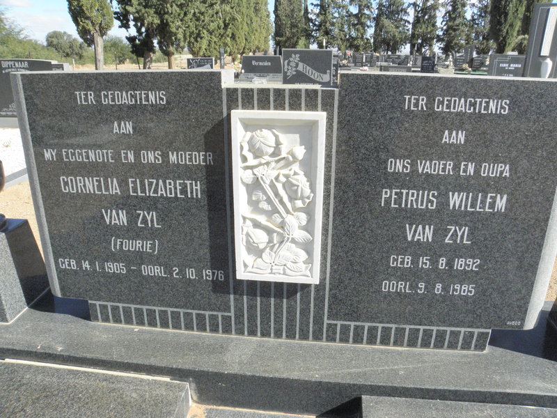 ZYL Petrus Willem, van 1892-1985 &amp; Cornelia Elizabeth FOURIE 1905-1976