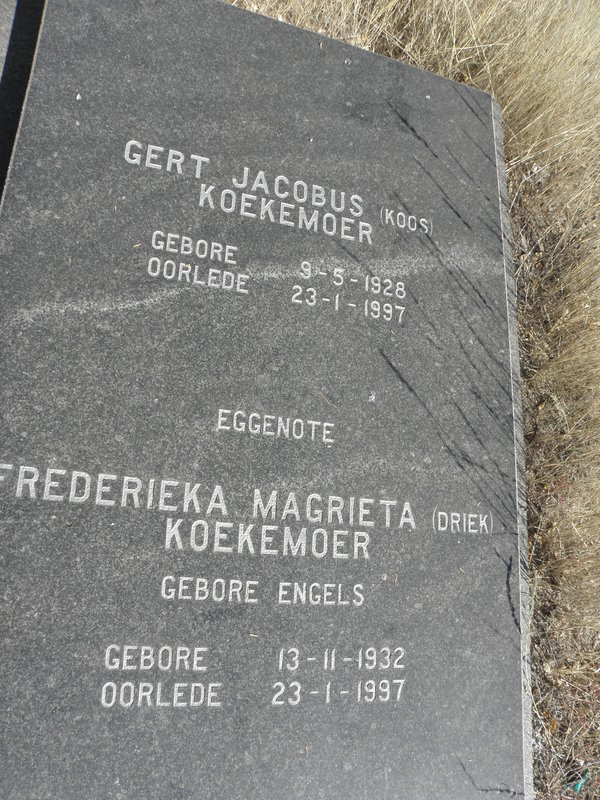 KOEKEMOER Gert Jacobus 1928-1997 &amp; Frederieka Magrieta ENGELS 1932-1997