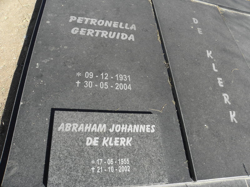 KLERK Petronella Gertruida, de 1931-2004 :: DE KLERK Abraham Johannes 1955-2002