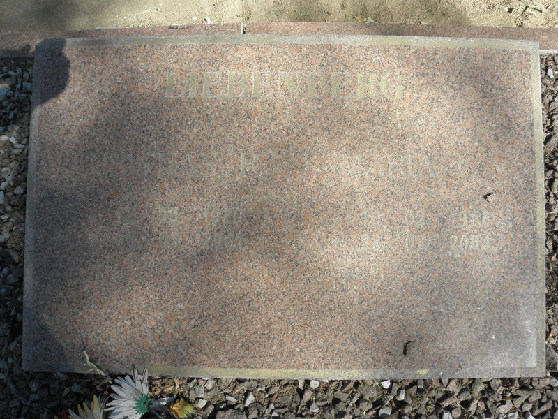 LIEBENBERG Christiaan R. 1920-2001 &amp; Maria 1928-2004