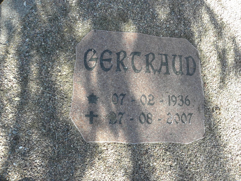 ? Gertraud 1936-2007