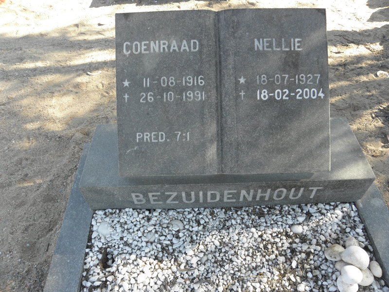 BEZUIDENHOUT Coenraad 1916-1991 &amp; Nellie 1927-2004