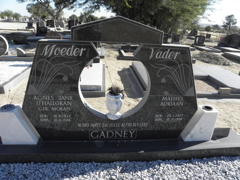 GADNEY Mathys Adriaan 1917-1986 &amp; Agnes Jane O'Halloran MORAN 1911-1986