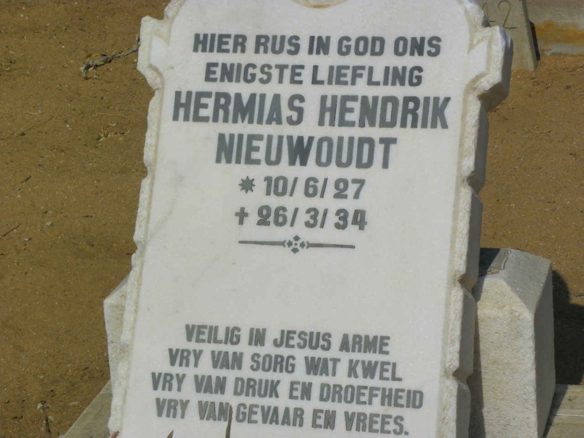NIEUWOUDT Hermias Hendrik 1927-1934