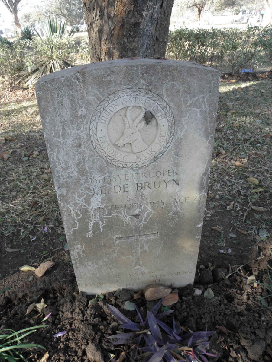 BRUYN J.E., de -1945