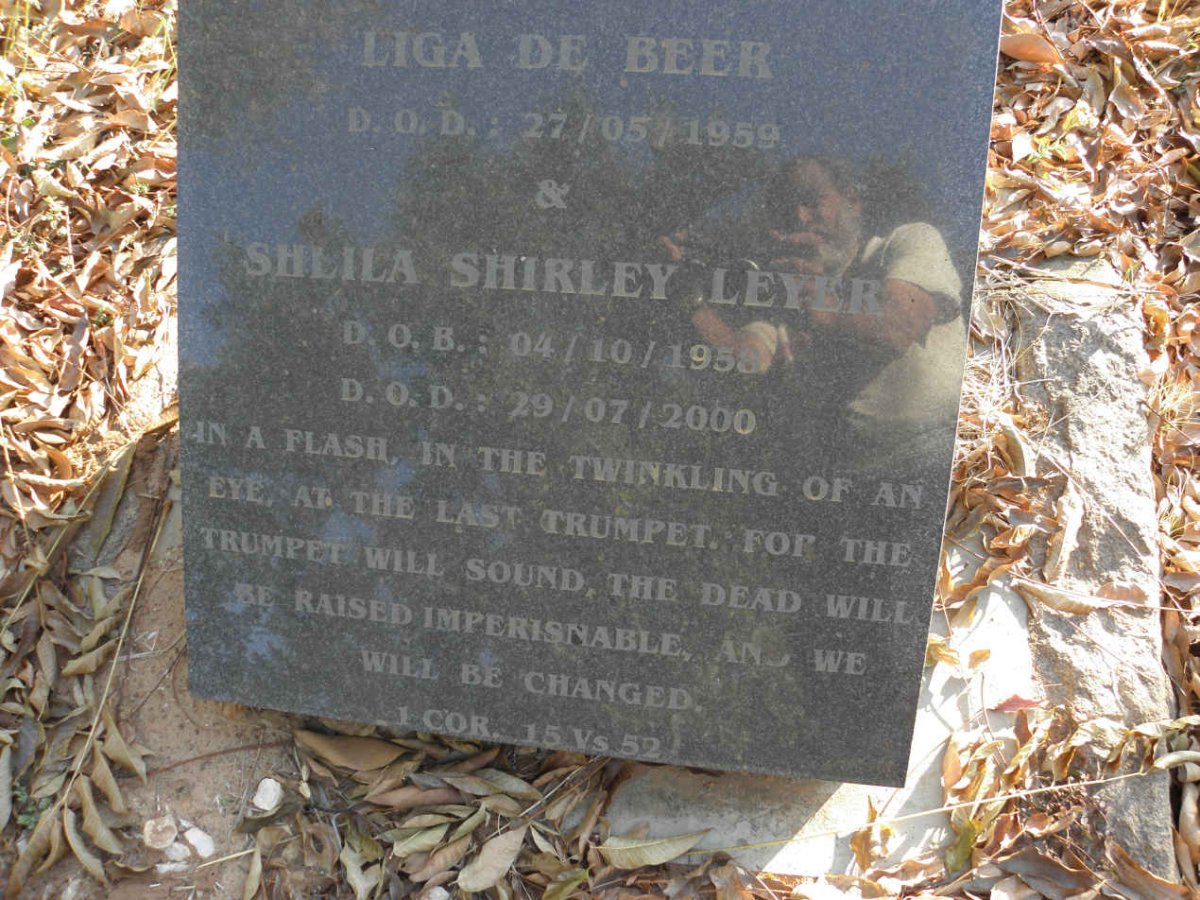 LEYER Sheila Shirley 1958-2000