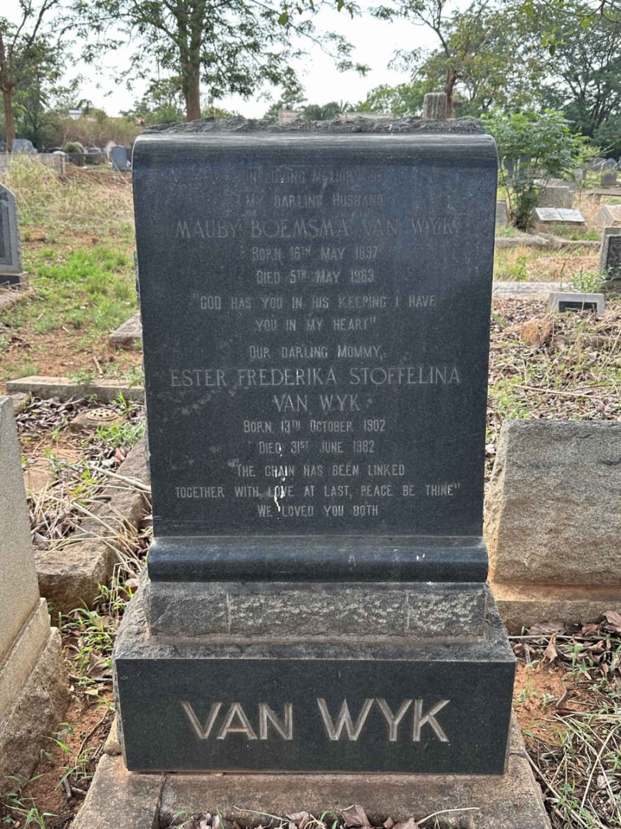 WYK Mauby Boemsma, van 1897-1963 & Ester Frederika Stoffelina 1902-1982