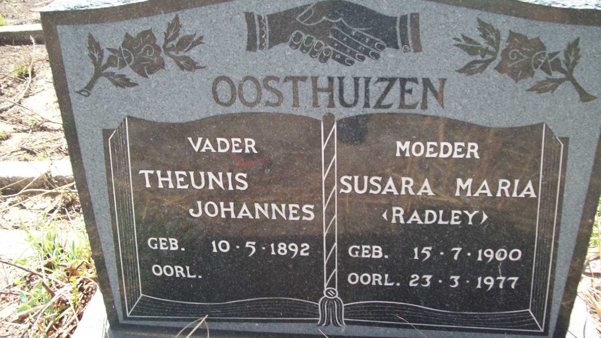 OOSTHUIZEN Theunis Johannes 1892-? &amp; Susara Maria RADLEY 1900-1977
